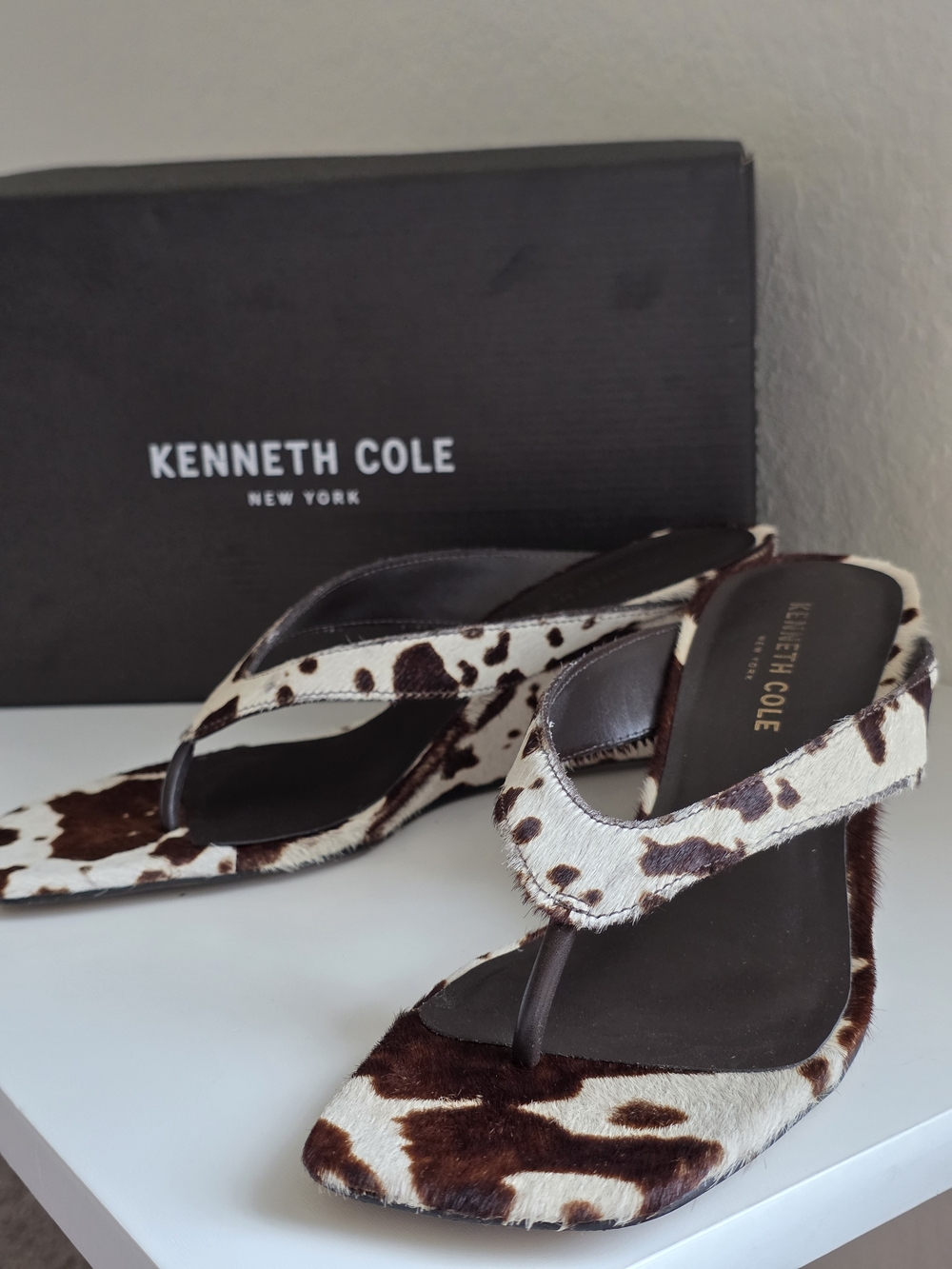 Kenneth Cole New York Women's Susannah Thong Wedge Sandals Cow Size 8.5